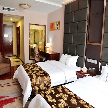 Lavande Hotel Wuhan Railway Station Kültér fotó