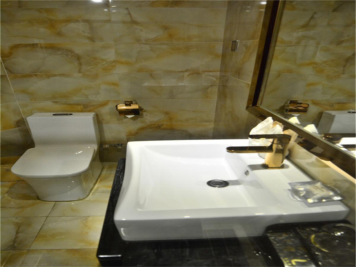 Lavande Hotel Wuhan Railway Station Kültér fotó