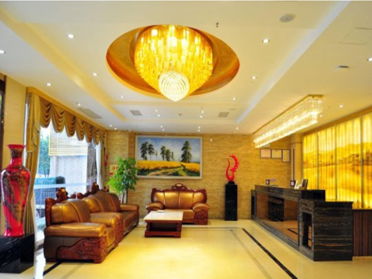 Lavande Hotel Wuhan Railway Station Kültér fotó