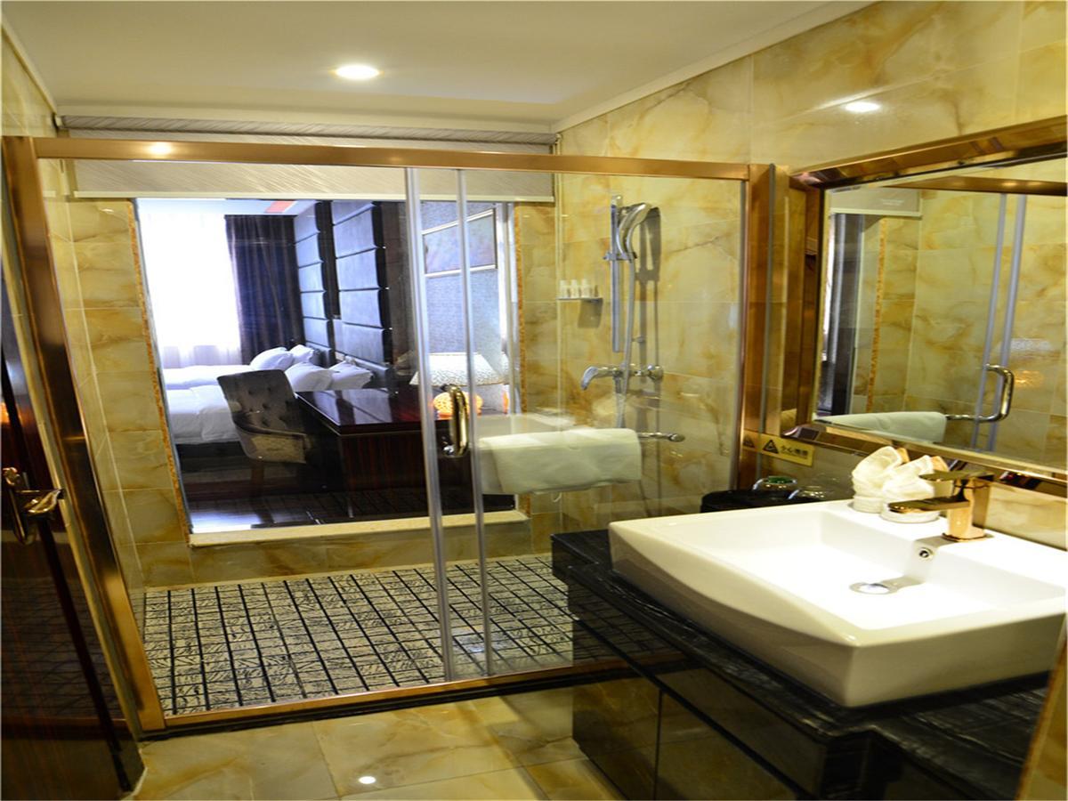 Lavande Hotel Wuhan Railway Station Kültér fotó