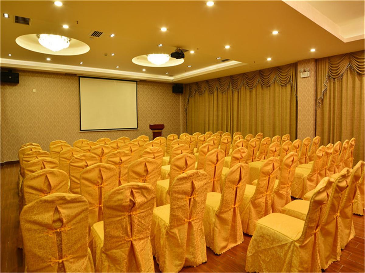 Lavande Hotel Wuhan Railway Station Kültér fotó
