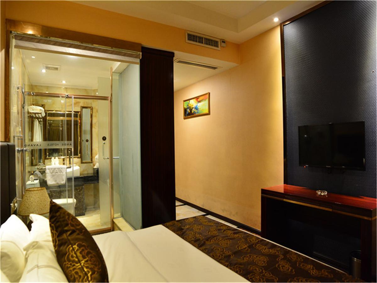 Lavande Hotel Wuhan Railway Station Kültér fotó